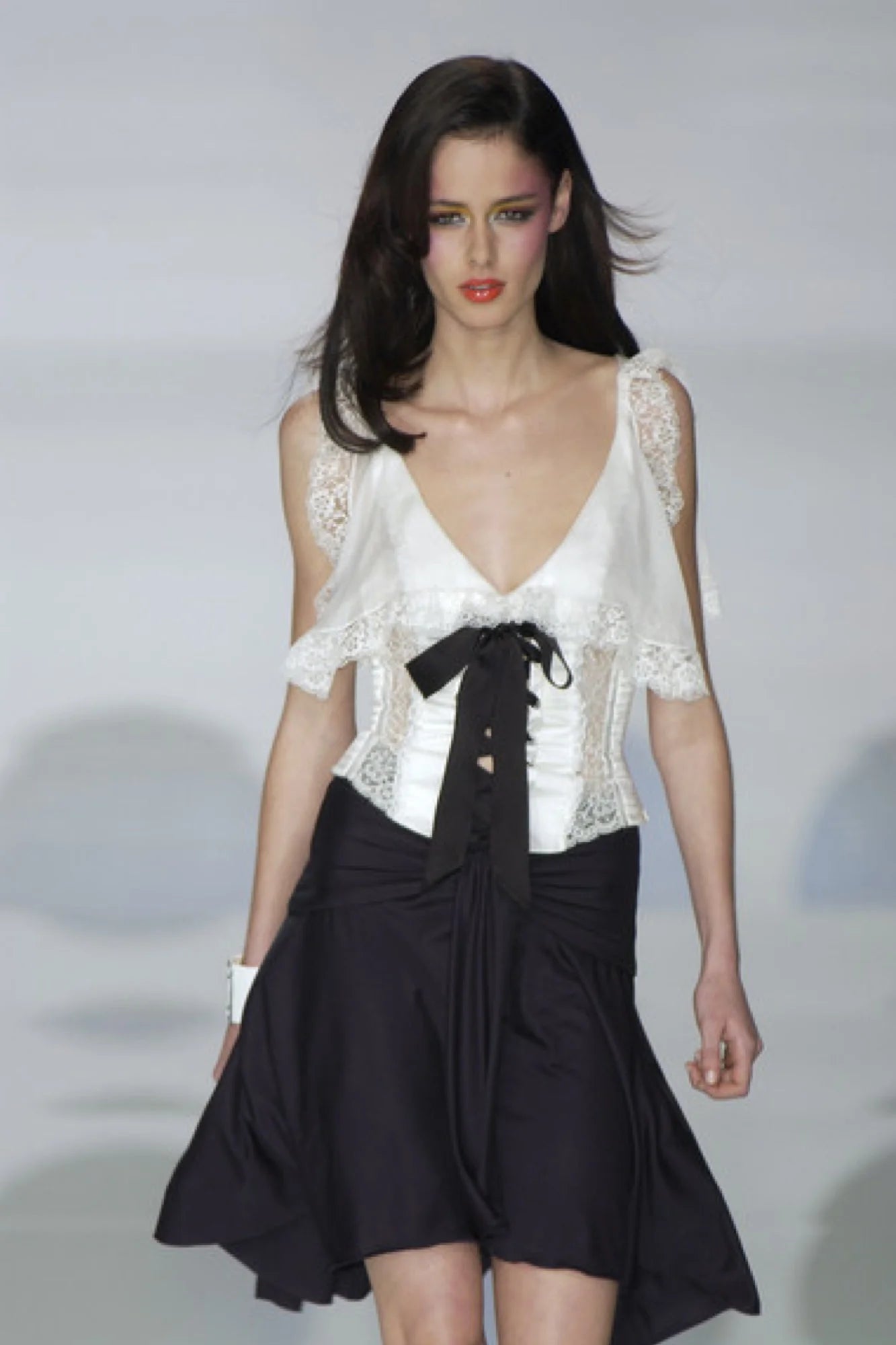 Valentino Spring/Summer 2004 Runway Angelic Ivory Lace Corset & Black Skirt Set - Pulled